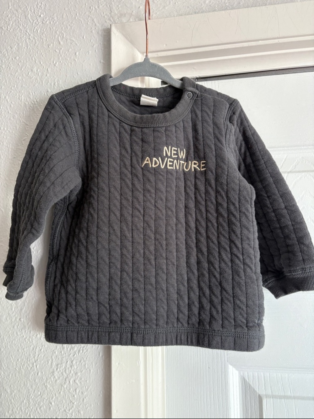 H&M Quilted 'New Adventure' Sweatshirt - Charcoal Gray
